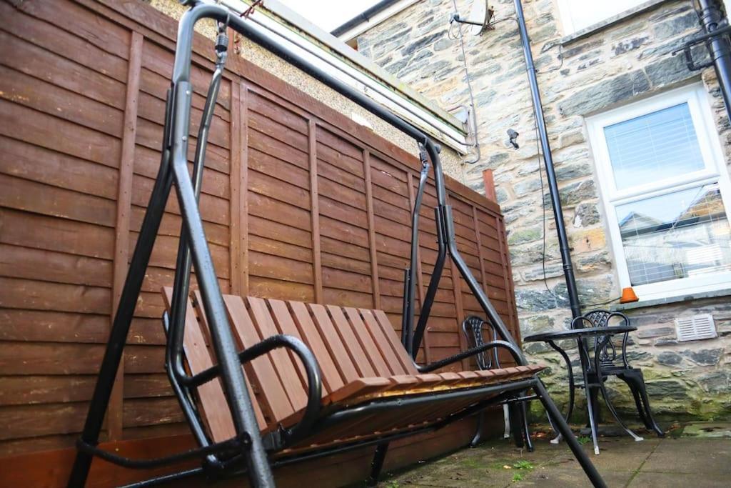 Dol Bach - Your Homely Welsh Cottage In The Heart Of Snowdonia بلايناو-فيستينيوج المظهر الخارجي الصورة