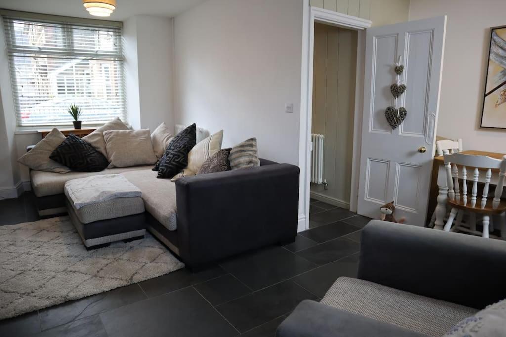 Dol Bach - Your Homely Welsh Cottage In The Heart Of Snowdonia بلايناو-فيستينيوج المظهر الخارجي الصورة